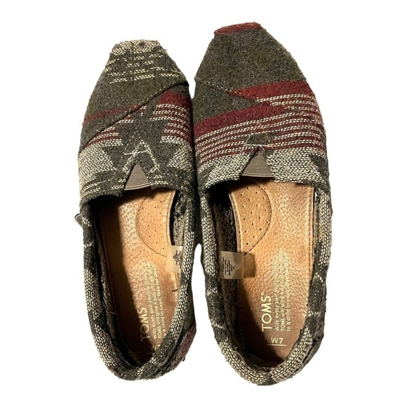 TOMS southwestern textile print gray wine flats western boho vibe size 7 - Picture 2 of 10